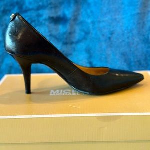 👠 Michael Kors Flex Pump Sz 6, Black